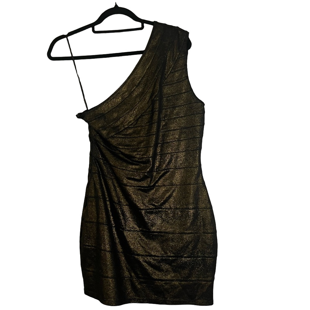 🆕. Express one shoulder dress NWT size M
W5